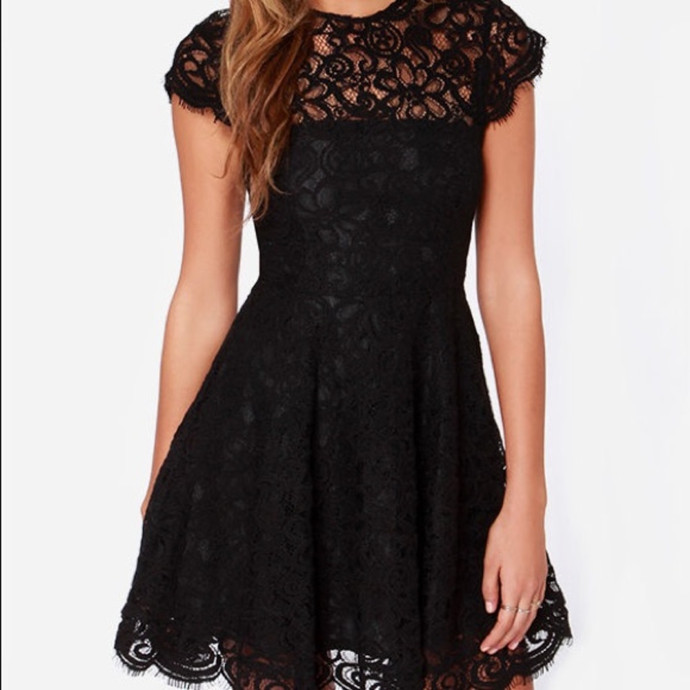 🎉REDUCED AGAIN 💕BB DAKOTA BLACK LACE DRESS 💕
